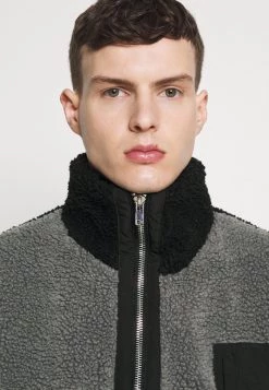 Mennace HENNESSEY OVERHEAD BORG JACKET - Winter Jacket - Black 12 Mennace HENNESSEY OVERHEAD BORG JACKET - Winter Jacket - Black -Mennace Shop Online 0c7e3dc2313e42c097f8815b567dadc5