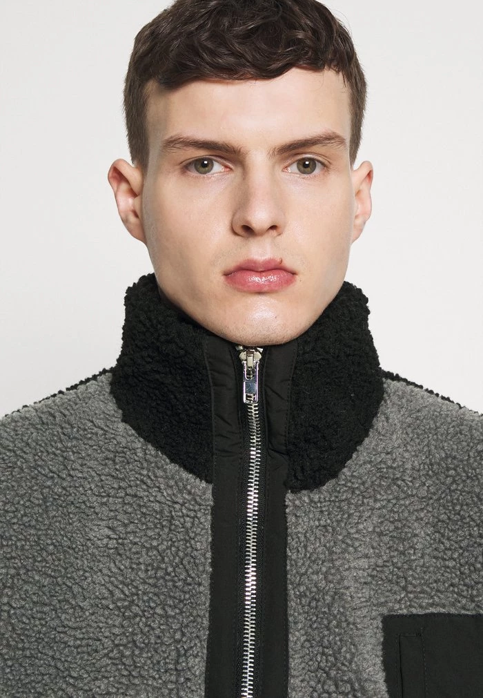 Mennace HENNESSEY OVERHEAD BORG JACKET - Winter Jacket - Black 6 Mennace HENNESSEY OVERHEAD BORG JACKET - Winter Jacket - Black - Image 4