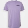 Mennace ESSENTIAL REGULAR UNISEX - Print T-shirt - Lilac 2 Mennace ESSENTIAL REGULAR UNISEX - Print T-shirt - Lilac -Mennace Shop Online 22468b94f3634418ad6673f3017e85eb