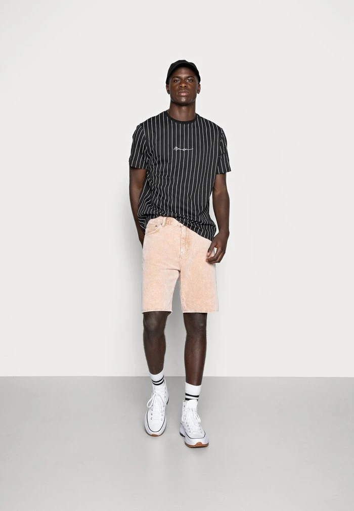 Mennace TEE WITH EMBROIDERY - Print T-shirt - Black 4 Mennace TEE WITH EMBROIDERY - Print T-shirt - Black - Image 2