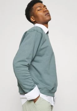 Mennace ESSENTIAL SIGNATURE HIGH NECK UNISEX - Sweatshirt - Petrol 13 Mennace ESSENTIAL SIGNATURE HIGH NECK UNISEX - Sweatshirt - Petrol -Mennace Shop Online 32270f4a972544609805f5dc373a2a64