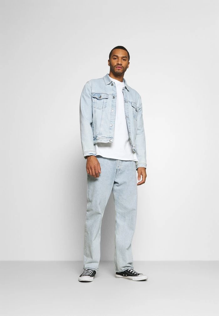 Mennace BIGGIE BACK OVERSIZED WASHED TEE - Print T-shirt - White Washed 4 Mennace BIGGIE BACK OVERSIZED WASHED TEE - Print T-shirt - White Washed - Image 2