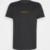 MENNACE ESSENTIAL - Print T-shirt - Black 2 MENNACE ESSENTIAL - Print T-shirt - Black -Mennace Shop Online 3ba577c163b94eff9cb9d7baef4e70e9