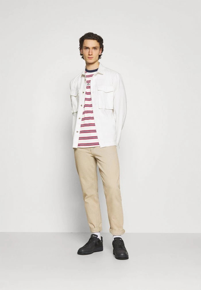 Mennace CLASSIC HORIZONTAL STRIPE UNISEX - Print T-shirt - White/red 4 Mennace CLASSIC HORIZONTAL STRIPE UNISEX - Print T-shirt - White/red - Image 2