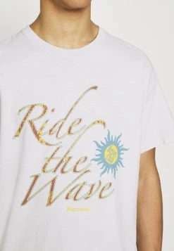 Mennace ST BARTS WAVE REGULAR - Print T-shirt - White -Mennace Shop Online 4301bfdbaef84f97b7f7b558dec5b469
