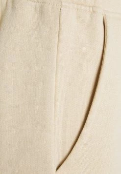 MENNACE CLUB UNISEX - Shorts - Beige 7 MENNACE CLUB UNISEX - Shorts - Beige -Mennace Shop Online 44b15787b2f14e2da0a33aa271ef517d