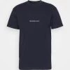 Mennace ESSENTIAL REGULAR UNISEX - Print T-shirt - Navy 1 Mennace ESSENTIAL REGULAR UNISEX - Print T-shirt - Navy -Mennace Shop Online 47a4f810a72c4786898231d36ae3e97f