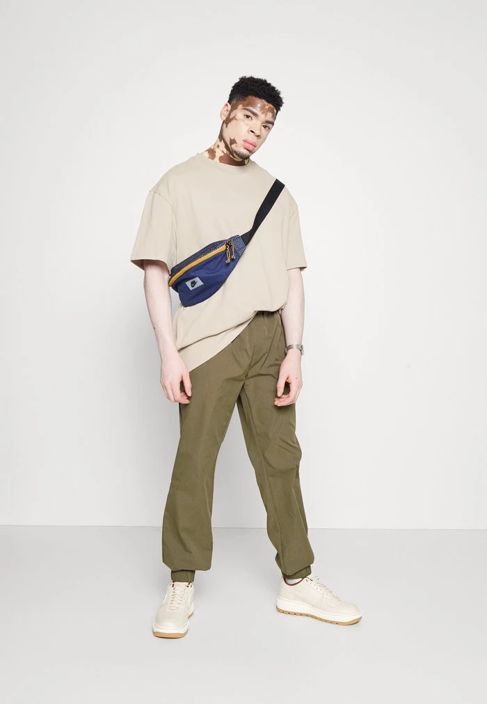 Mennace CUFFED TROUSER - Trousers - Green 4 Mennace CUFFED TROUSER - Trousers - Green - Image 2