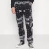 Mennace JOGGERS PAISLEY - Tracksuit Bottoms - Black -Mennace Shop Online 6a44d7bf40ed4068aeb88a994e12c878