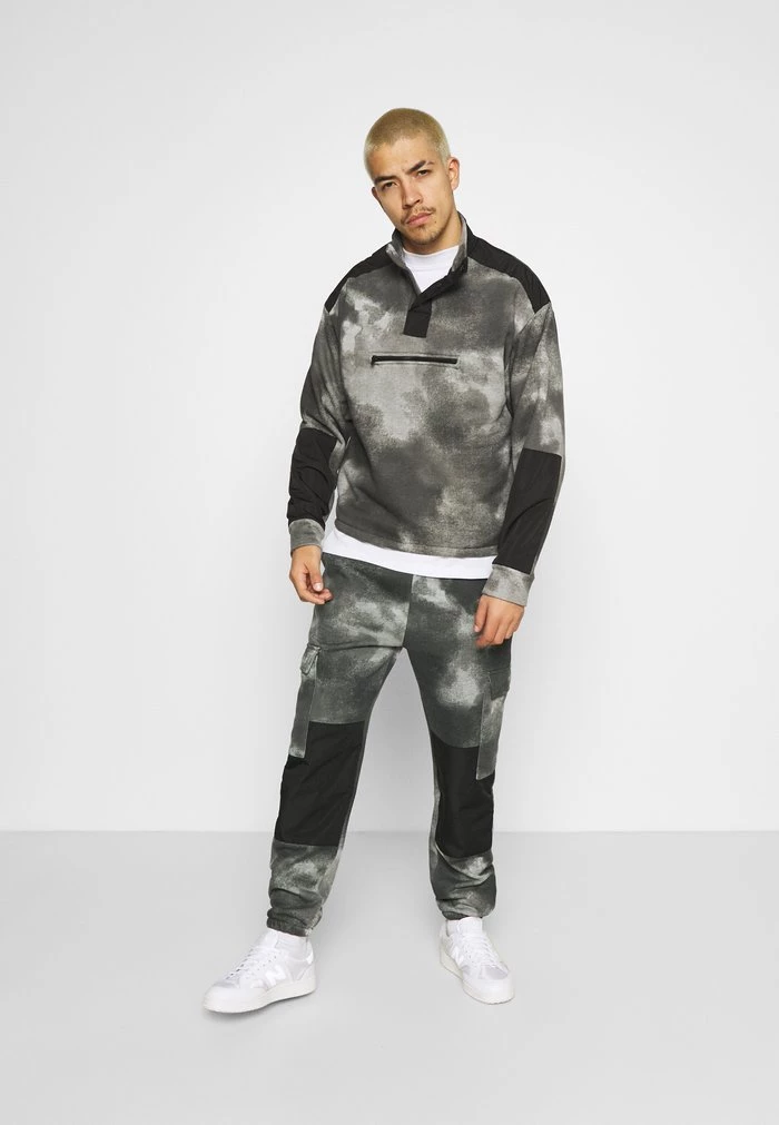 Mennace TIE DYE TEXTURE MIX - Tracksuit Bottoms - Charcoal 4 Mennace TIE DYE TEXTURE MIX - Tracksuit Bottoms - Charcoal - Image 2