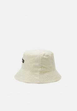 Mennace QUILTED BUCKET - Hat - Off White 8 Mennace QUILTED BUCKET - Hat - Off White -Mennace Shop Online 73cf3473cd3b4475beafa5049cdcc2b0