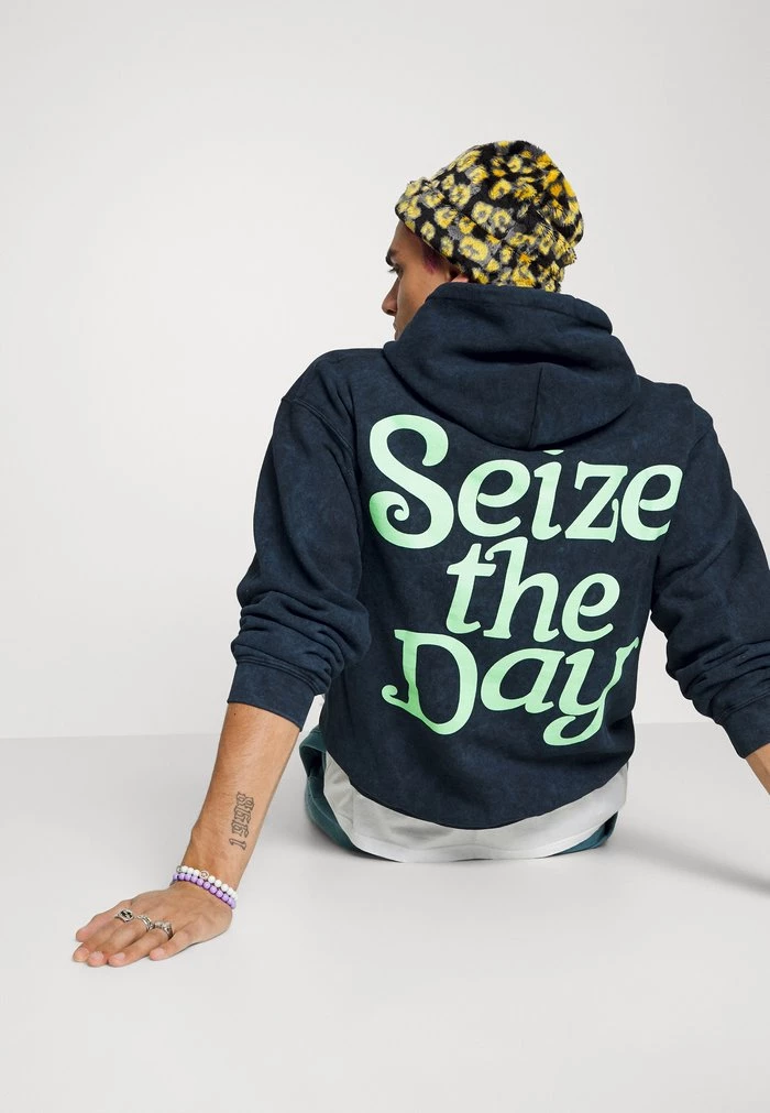 Mennace SEIZE THE DAY HOODIE - Sweatshirt - Black 6 Mennace SEIZE THE DAY HOODIE - Sweatshirt - Black - Image 4