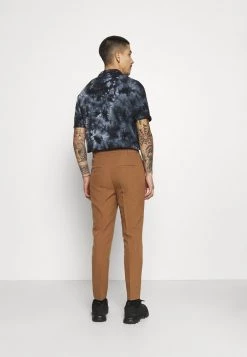 Mennace AFTERMATH TAPERED SUIT TROUSER - Chinos - Light Brown 9 Mennace AFTERMATH TAPERED SUIT TROUSER - Chinos - Light Brown -Mennace Shop Online 768030680dbb40a493f911ed8f3ad423