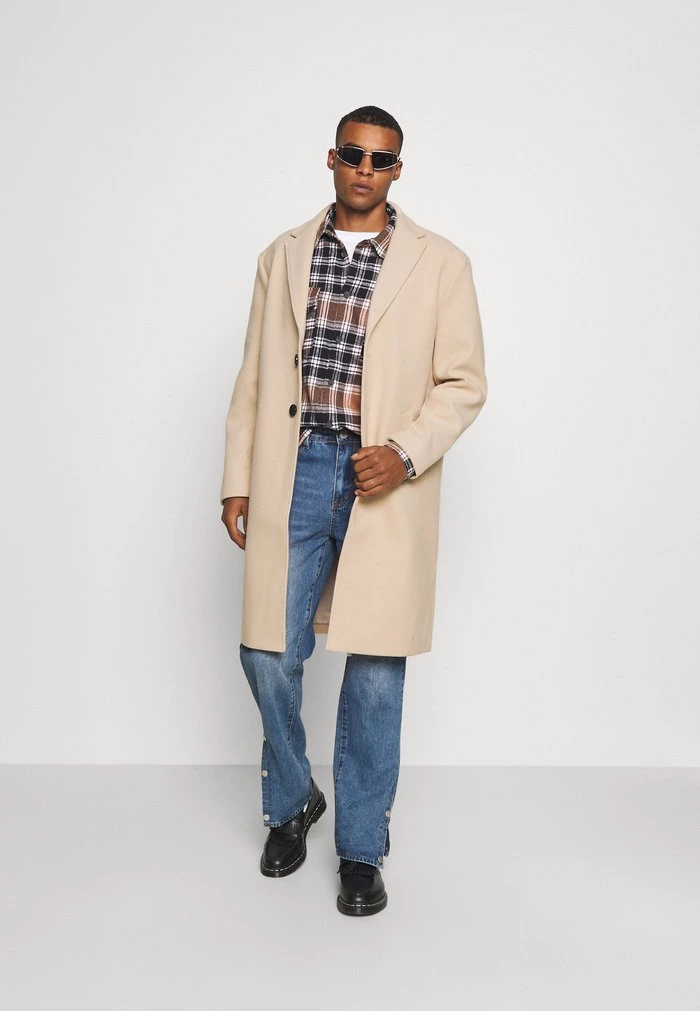 Mennace HENNESSEY COAT - Classic Coat - Beige 4 Mennace HENNESSEY COAT - Classic Coat - Beige - Image 2