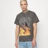 Mennace FLAMING STEED TIE DYE - Print T-shirt - Grey 2 Mennace FLAMING STEED TIE DYE - Print T-shirt - Grey -Mennace Shop Online 81311fc459a44ea28f94ccf52253f2eb