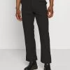 Mennace ON THE RUN STRAIGHT LEG TAILORED TROUSER - Trousers - Black -Mennace Shop Online 8d8e82faed6f43aa9ea46e8d3975e91c