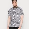 MENNACE UNISEX WAVY PRINT - Print T-shirt - Multi -Mennace Shop Online 90537c26d01a4ea6aa29c900a122e23c