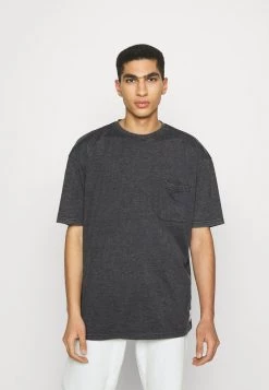 Mennace RECLAIM OVERSIZED POCKET TEE UNISEX - Basic T-shirt - Washed Black