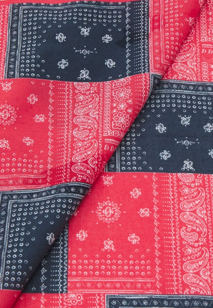 Mennace PATCHWORK PAISLEY BANDANA UNISEX - Foulard - Red 6 Mennace PATCHWORK PAISLEY BANDANA UNISEX - Foulard - Red - Image 4
