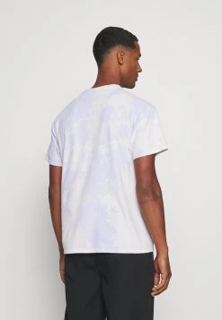 MENNACE WELLNESS REGULAR - Print T-shirt - Multi-coloured -Mennace Shop Online b01f5c38f9a34f4c93ef6bde53623236