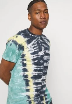 Mennace KINGSTON REGULAR - Print T-shirt - Multi -Mennace Shop Online b0ec869cce6249d5ba04d308835c5126