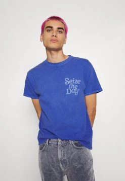 Mennace SEIZE THE DAY - Print T-shirt - Blue -Mennace Shop Online bd38da99f38a4110a7b4673d94de0a3c