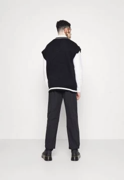 Mennace CUFFED TROUSER - Trousers - Black 10 Mennace CUFFED TROUSER - Trousers - Black -Mennace Shop Online c028dd2af5424cd1918e112d6e0ef7b3