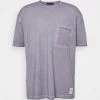 Mennace RECLAIM WASHED POCKET TEE UNISEX - Basic T-shirt - Charcoal -Mennace Shop Online c43a29bda3aa4834bc27a91c5c24b808