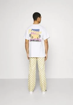 Mennace SUNDAZE BOULEVARD - Print T-shirt - White 11 Mennace SUNDAZE BOULEVARD - Print T-shirt - White -Mennace Shop Online cbeaa1c739b84a798a3e0fbf692c063c