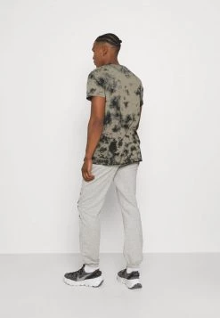 Mennace COURTSIDE - Tracksuit Bottoms - Light Grey -Mennace Shop Online d7b04f3b62224f28883f8c716b72a841