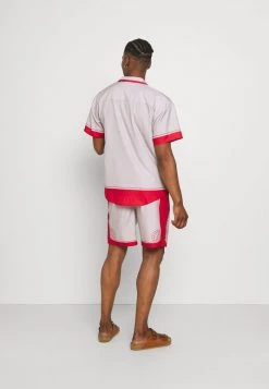 Mennace SHELL PRINT PULL ON - Shorts - Red -Mennace Shop Online d99fdd25aac244088d189e551fe0032e