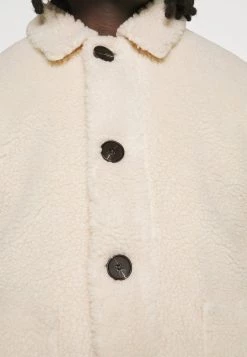 Mennace HENNESSEY BORG JACKET - Winter Jacket - Off White 11 Mennace HENNESSEY BORG JACKET - Winter Jacket - Off White -Mennace Shop Online e9ee63d27a4b4e0db1d18705a3cc641c