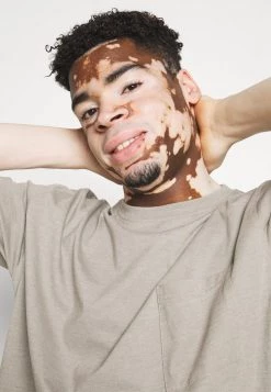 Mennace RECLAIM POCKET TEE UNISEX - Basic T-shirt - Grey -Mennace Shop Online eb9c02d9308b490380bf601fcd25b99e