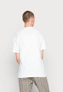 Mennace BURNING HOOP REGULAR - Print T-shirt - White -Mennace Shop Online ed63f7ce52b74c828a55de8b0790a6af