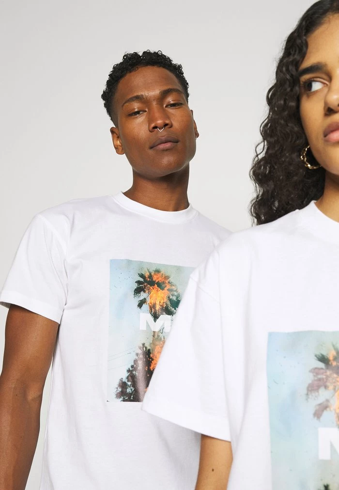 Mennace BURNING PALM TREE REGULAR UNISEX - Print T-shirt - White 6 Mennace BURNING PALM TREE REGULAR UNISEX - Print T-shirt - White - Image 4