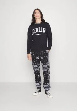 Mennace JOGGERS PAISLEY - Tracksuit Bottoms - Black -Mennace Shop Online f7b4797617984799a060c6abbc01563c