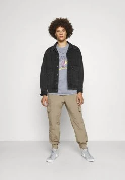 Mennace Shop Online -Mennace Shop Online fb35d3c0f36f4506a4edd0796bf062ad