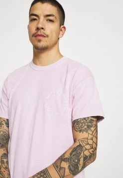 Mennace ON THE RUN SKULL REGULAR - Print T-shirt - Pink -Mennace Shop Online fb77c3fd52c14c2285978fdda68b3787